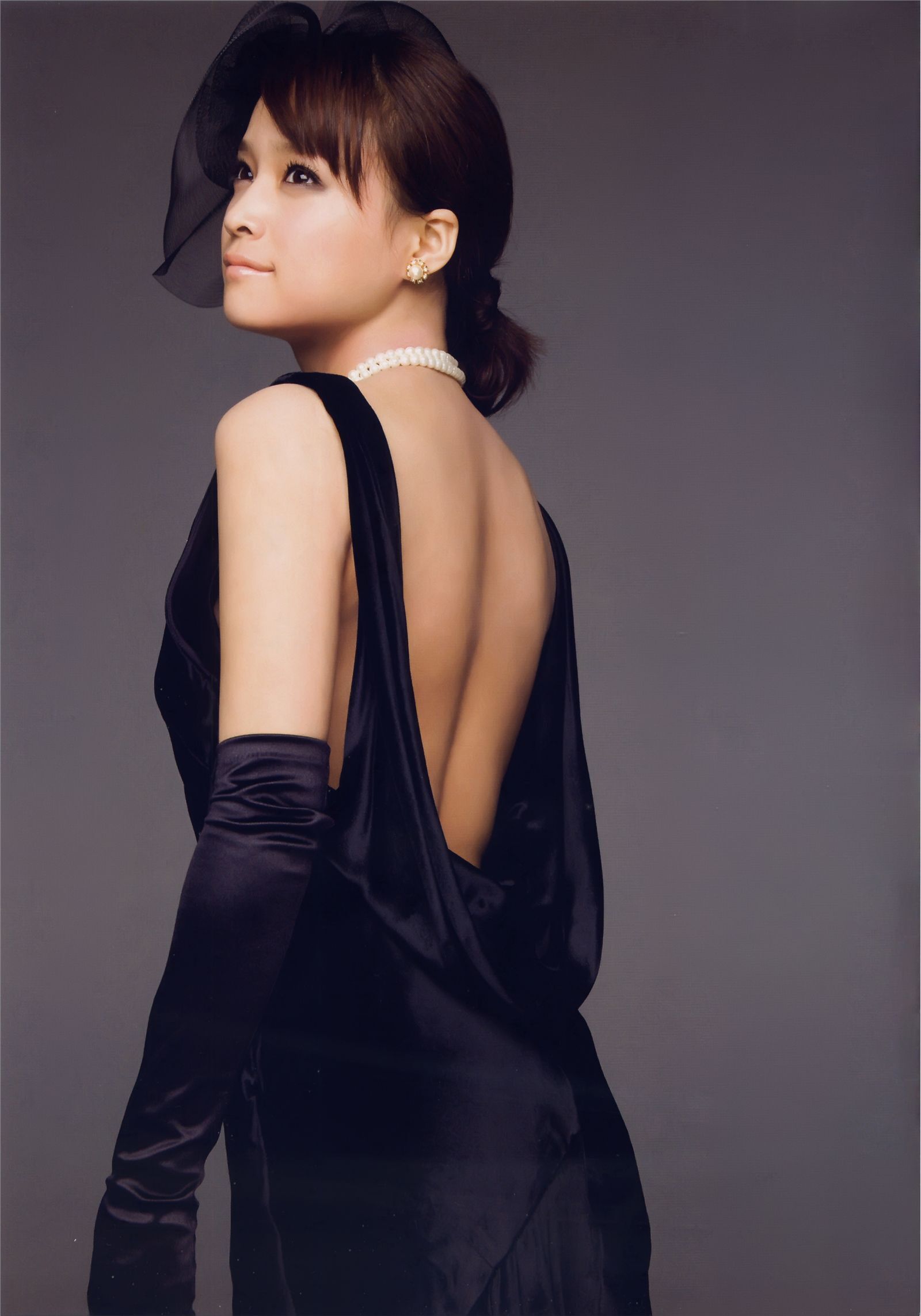 Kamei Eri 亀井絵里 – [thanks] 写真集 [PB美女写真集]